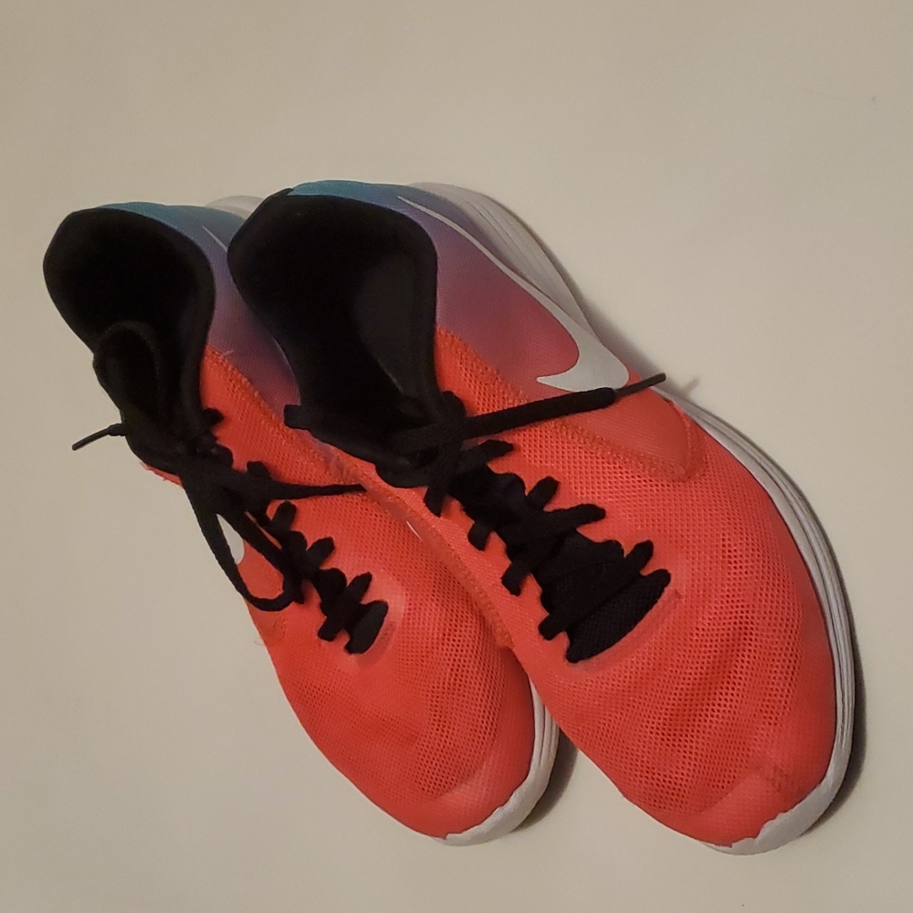 Nike Revolution 3
